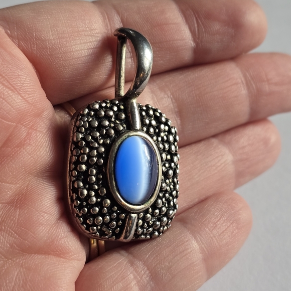 Premier Designs pendant blue cats eye bumpy texture silver tone Morocco - Picture 12 of 12